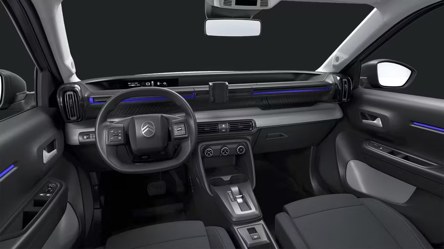 Interior y salpicadero del Citroen e-C3 acabado You con soporte para móvil